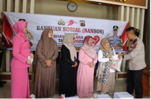 Peringati Hari Bhayangkara ke-79, Kapolres Aceh Tengah Gelar Anjangsana dan Beri Tali Asih