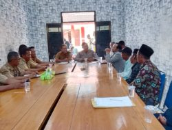 Warga Kembangsari Geruduk Kantor Kecamatan Jatibanteng, Protes Data Bansos