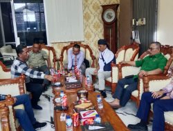 Eko Siti Jenar Siang Ini Kembali Bikin Geger Dobrak Rapat DPRD