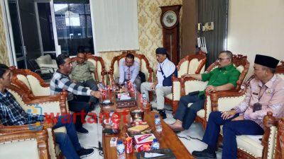 Eko Siti Jenar Siang Ini Kembali Bikin Geger Dobrak Rapat DPRD
